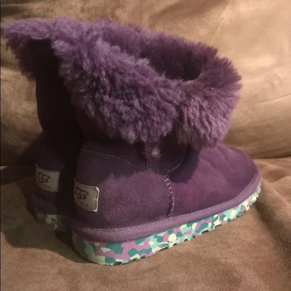 Girls ugg boots. Purple size 13